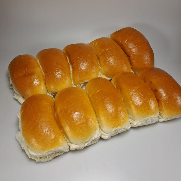 Afbeelding van 10 zachte witte broodjes   vrijdag  en zaterdag